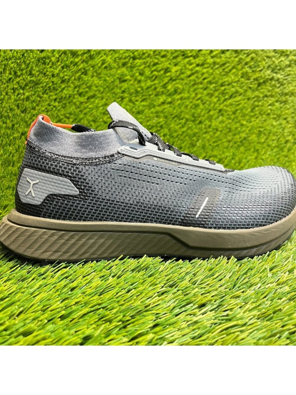Flux Adapt Trail Runner Gray Olive Mens Size 8 Womens Size 9.5 Athletic Shoes